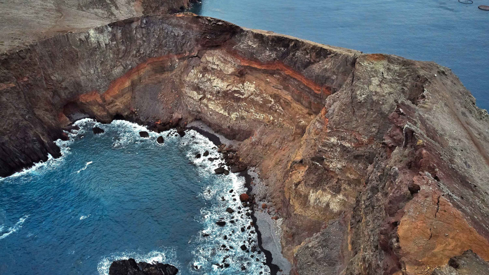 ponta-de-sao-lourenco-located-madeira-portugal_11zon